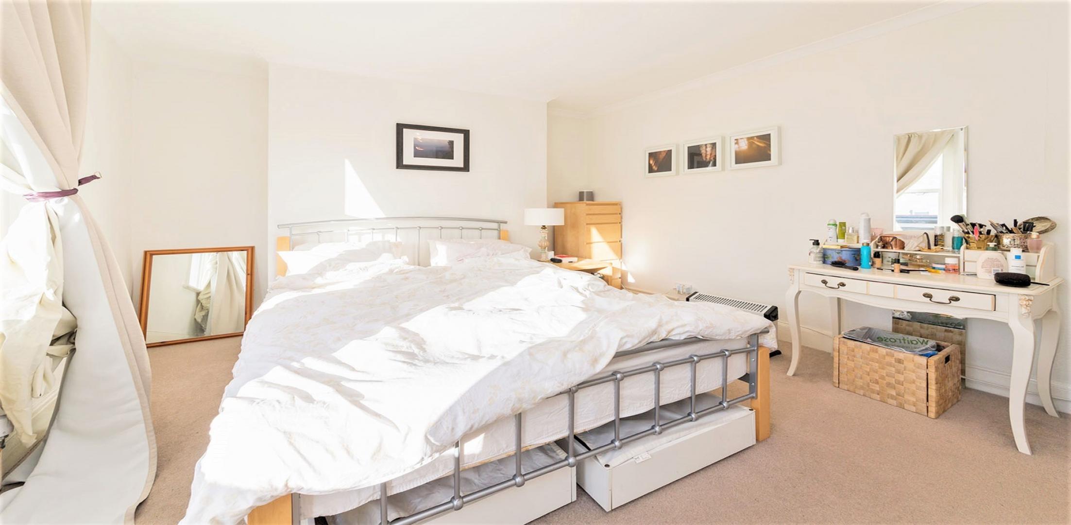			LET, 1 Bedroom, 1 bath, 1 reception Flat			 Hemstal Road, WEST HAMPSTEAD